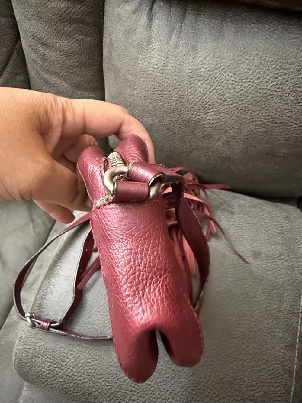 Gucci Berry Red Soho Studded Leather Crossbody Bag with Tassel - Picture 5 of 8